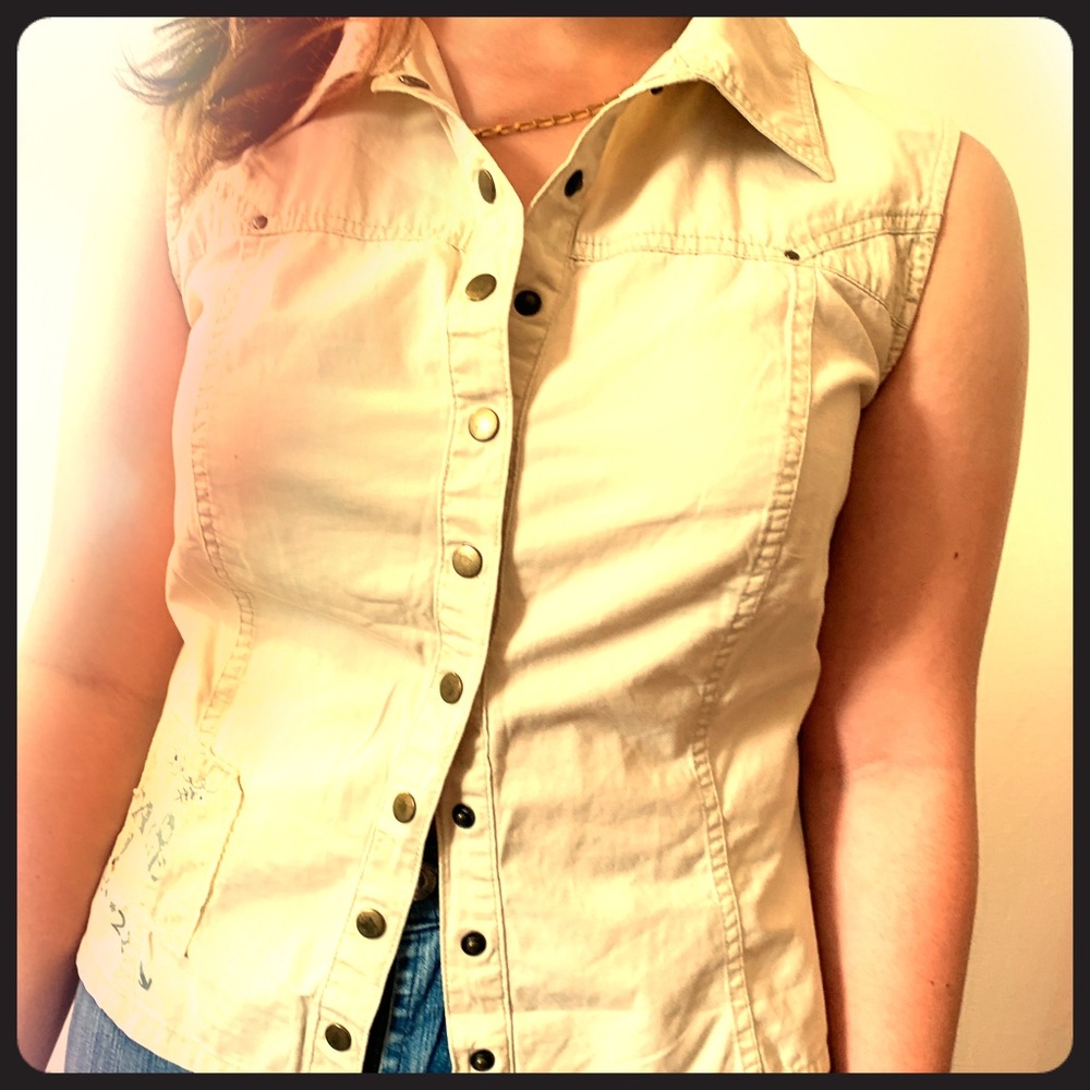 Jump Be First, Vintage European design top .